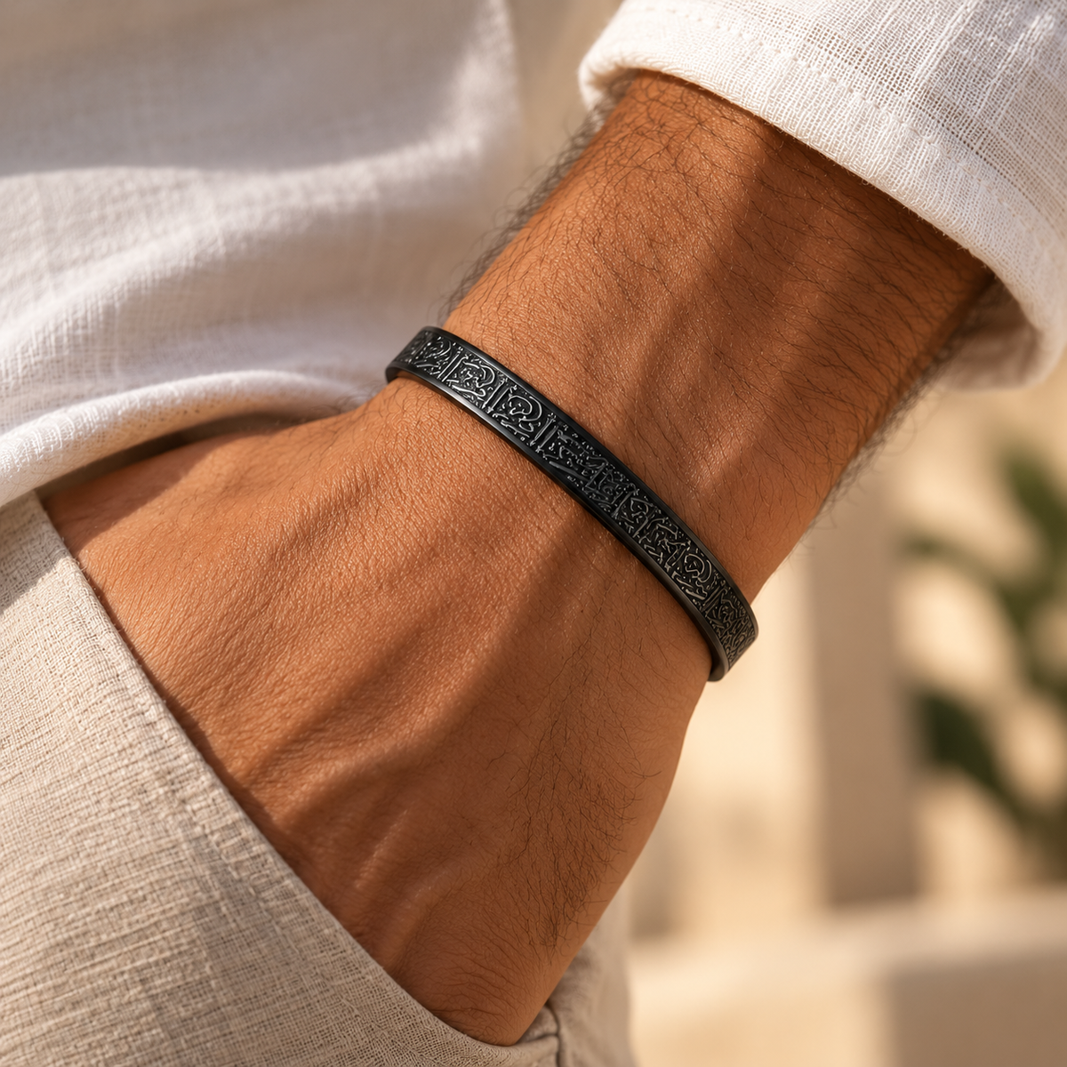 Bracelet calligraphié Ayat al-Kursi – détail du jonc